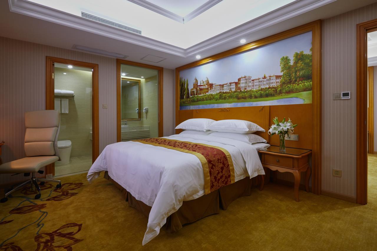 Venus International Hotel Shanghai South Shenjiang Road Exterior photo