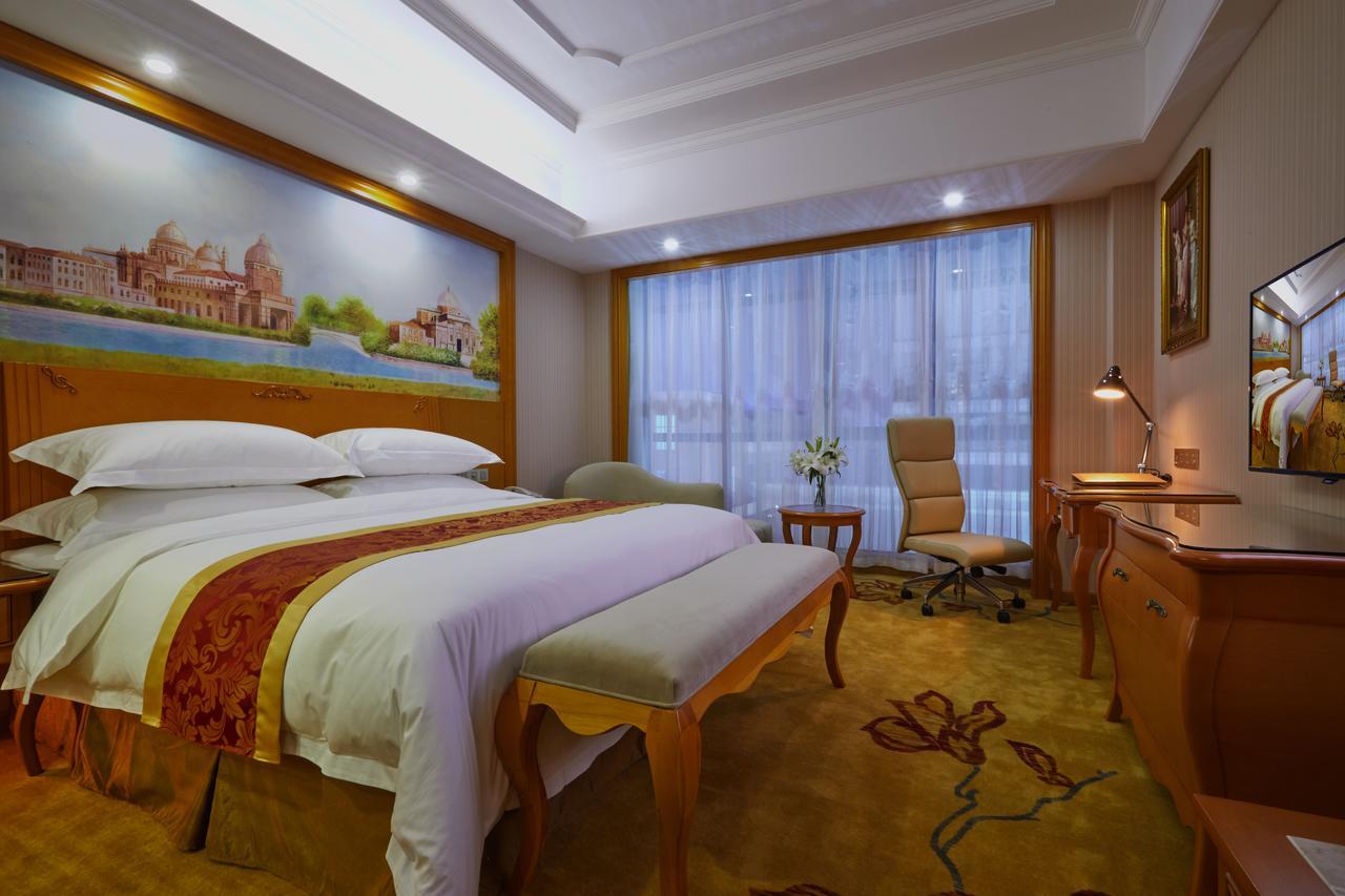 Venus International Hotel Shanghai South Shenjiang Road Exterior photo