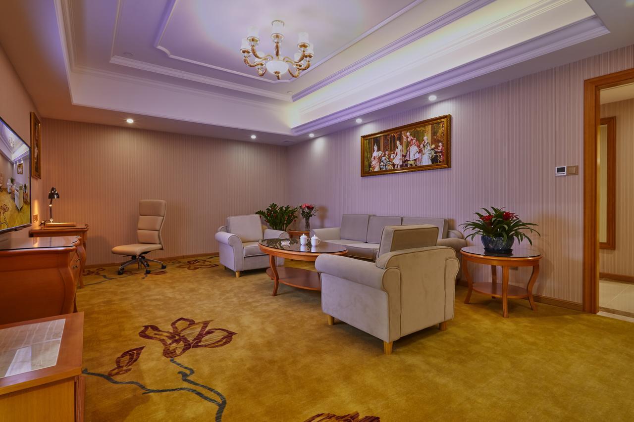 Venus International Hotel Shanghai South Shenjiang Road Exterior photo